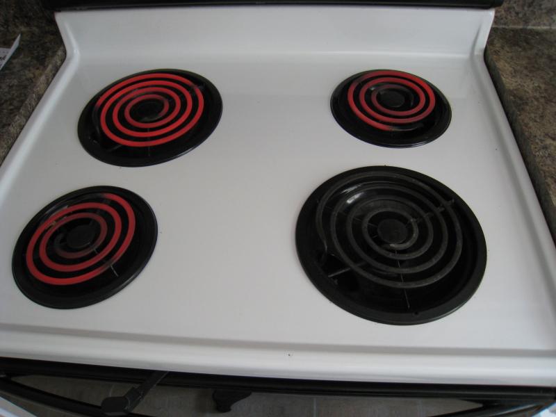 The seller forgot to mention that one burner does not work.